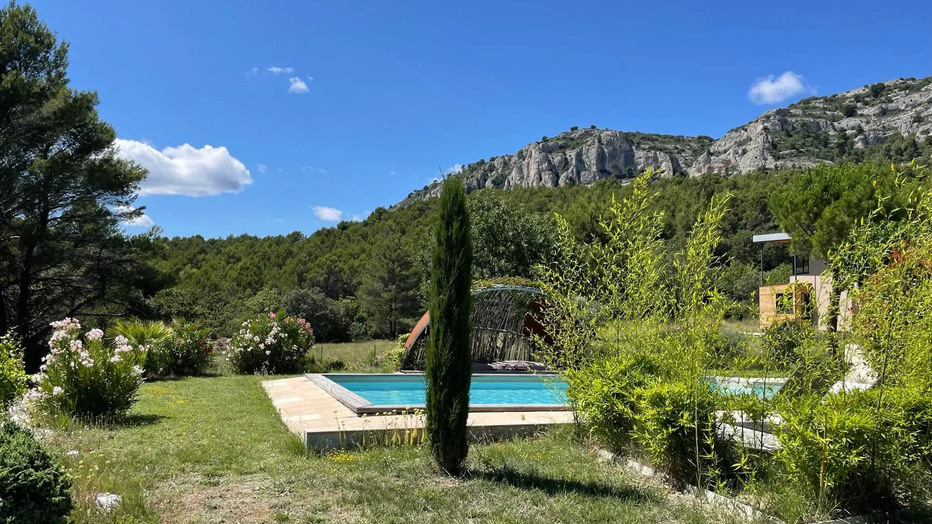 Une Maison En Provence Piscine Au Pied Du Luberon Merindol